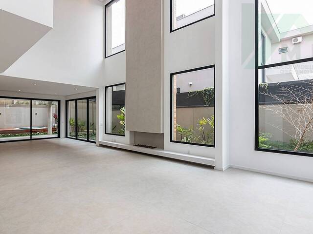 Casa para Venda em Santana de Parnaíba - 5