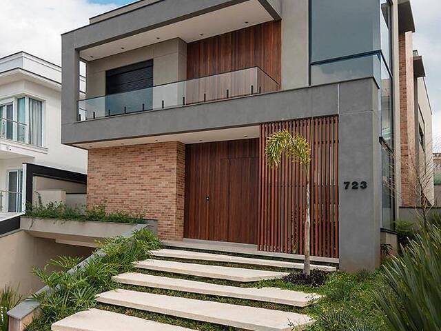 Casa para Venda em Santana de Parnaíba - 4