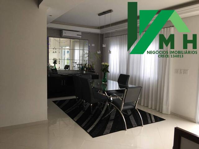 Casa para Venda em Santana de Parnaíba - 5