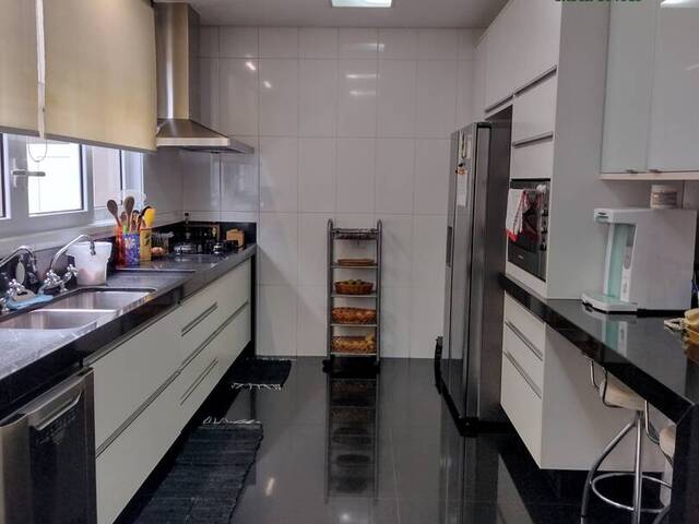Casa para Venda em Santana de Parnaíba - 4