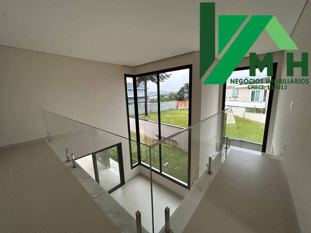 Casa para Venda em Santana de Parnaíba - 5