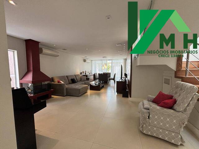 Casa para Venda em Santana de Parnaíba - 5