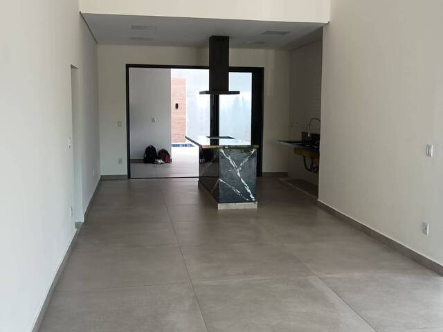 Casa para Venda em Santana de Parnaíba - 4