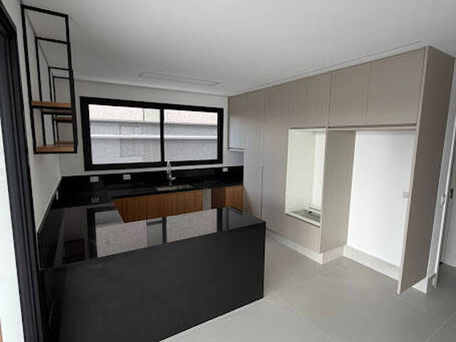 Casa para Venda em Santana de Parnaíba - 4